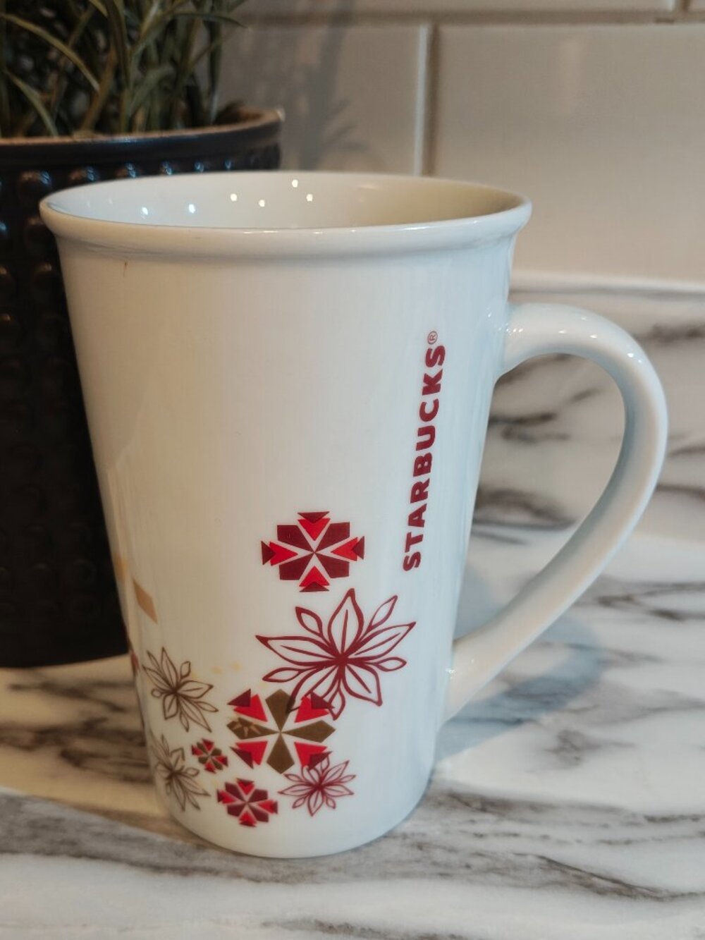 Starbucks 2013 Holiday Poinsettia Snowflake Mug 12 oz Red Gold Christmas Collect